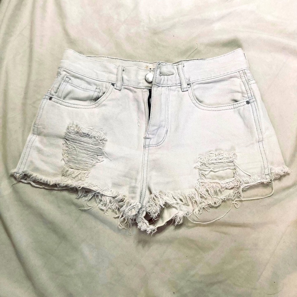 Bullhead White Shorts - size 23